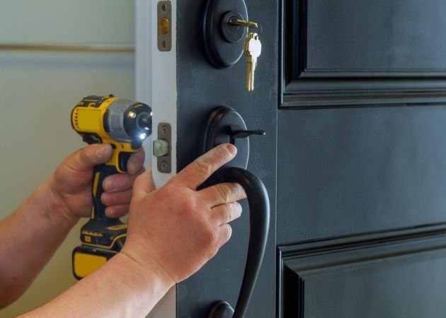 Locksmith Aspen Hill MD services provide reliable and professional solutions for residents, drivers, and business owners dealing with lockouts, broken keys, faulty fobs, or security concerns. Our licensed locksmiths in Aspen Hill are equipped with advanced tools and experience to handle nearly all makes and models, from older locks to modern smart key and access systems. Whether you’re a homeowner, commuter, or business manager, our locksmith team delivers trusted services across Montgomery County and surrounding communities.